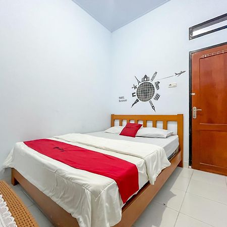 Reddoorz Syariah At Home Ampana Guest House Ampana Kota Exteriér fotografie
