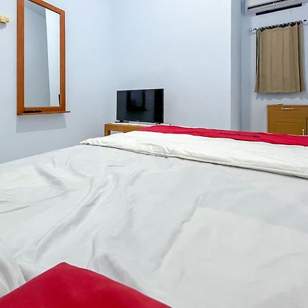 Reddoorz Syariah At Home Ampana Guest House Ampana Kota Exteriér fotografie