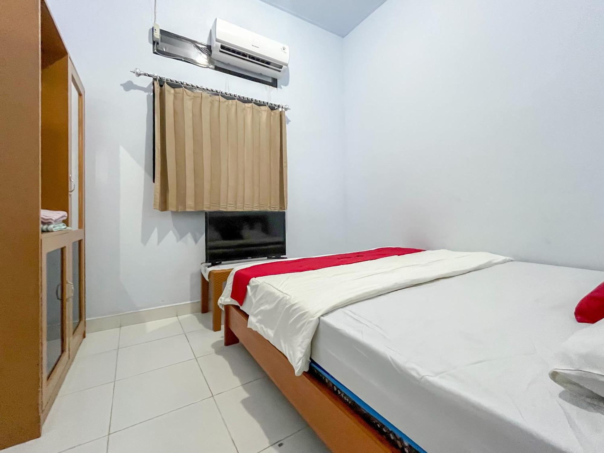 Reddoorz Syariah At Home Ampana Guest House Ampana Kota Exteriér fotografie
