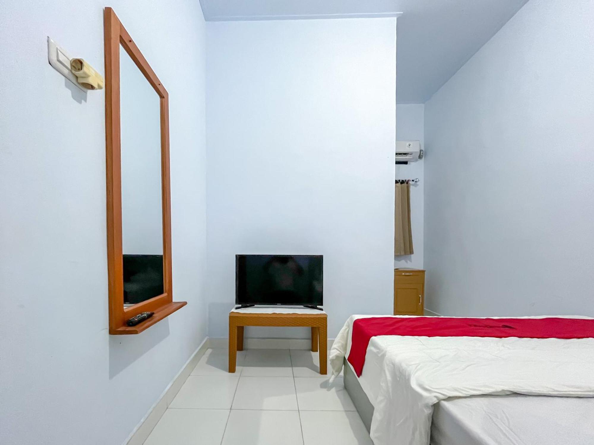 Reddoorz Syariah At Home Ampana Guest House Ampana Kota Exteriér fotografie