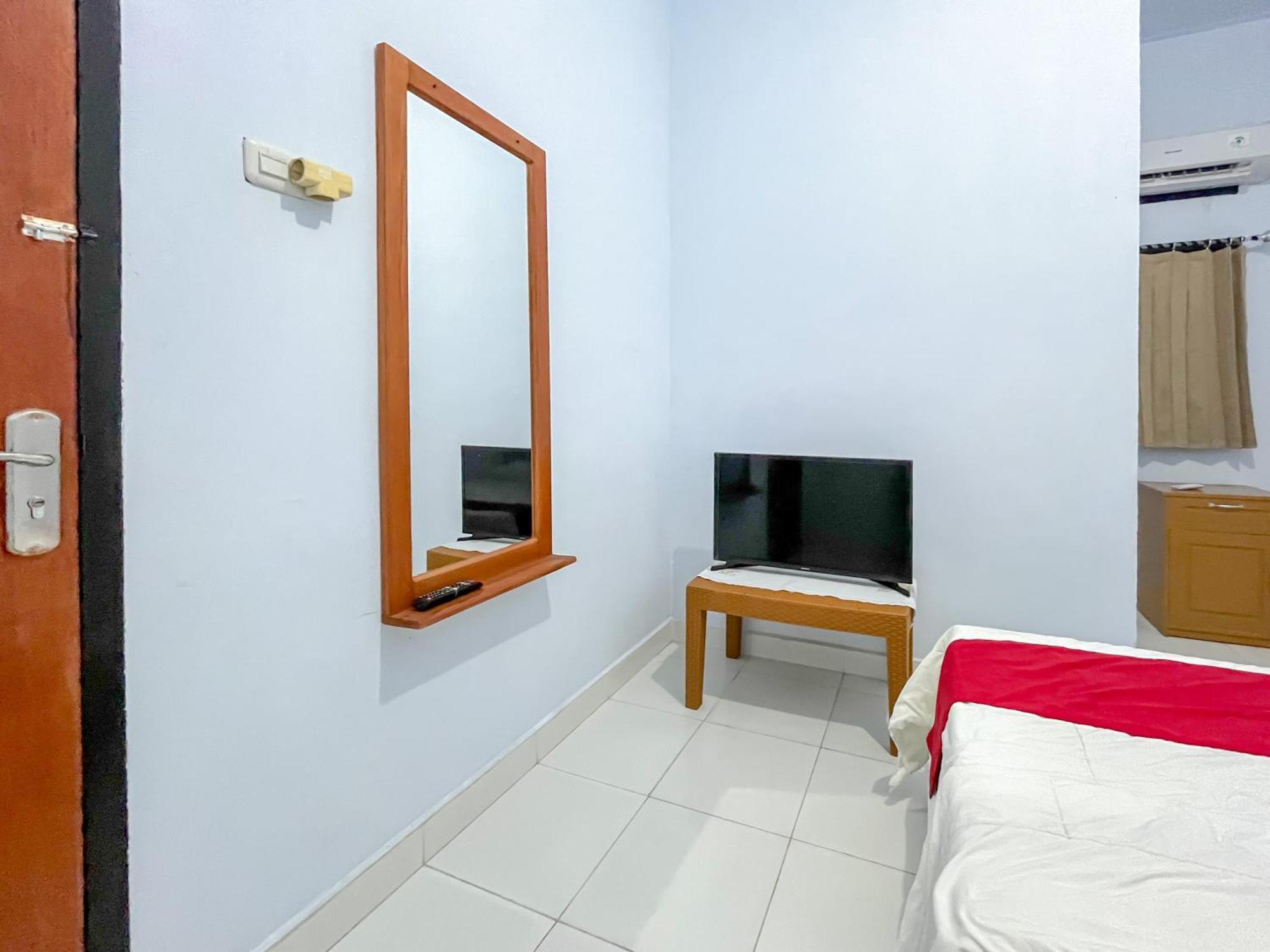 Reddoorz Syariah At Home Ampana Guest House Ampana Kota Exteriér fotografie