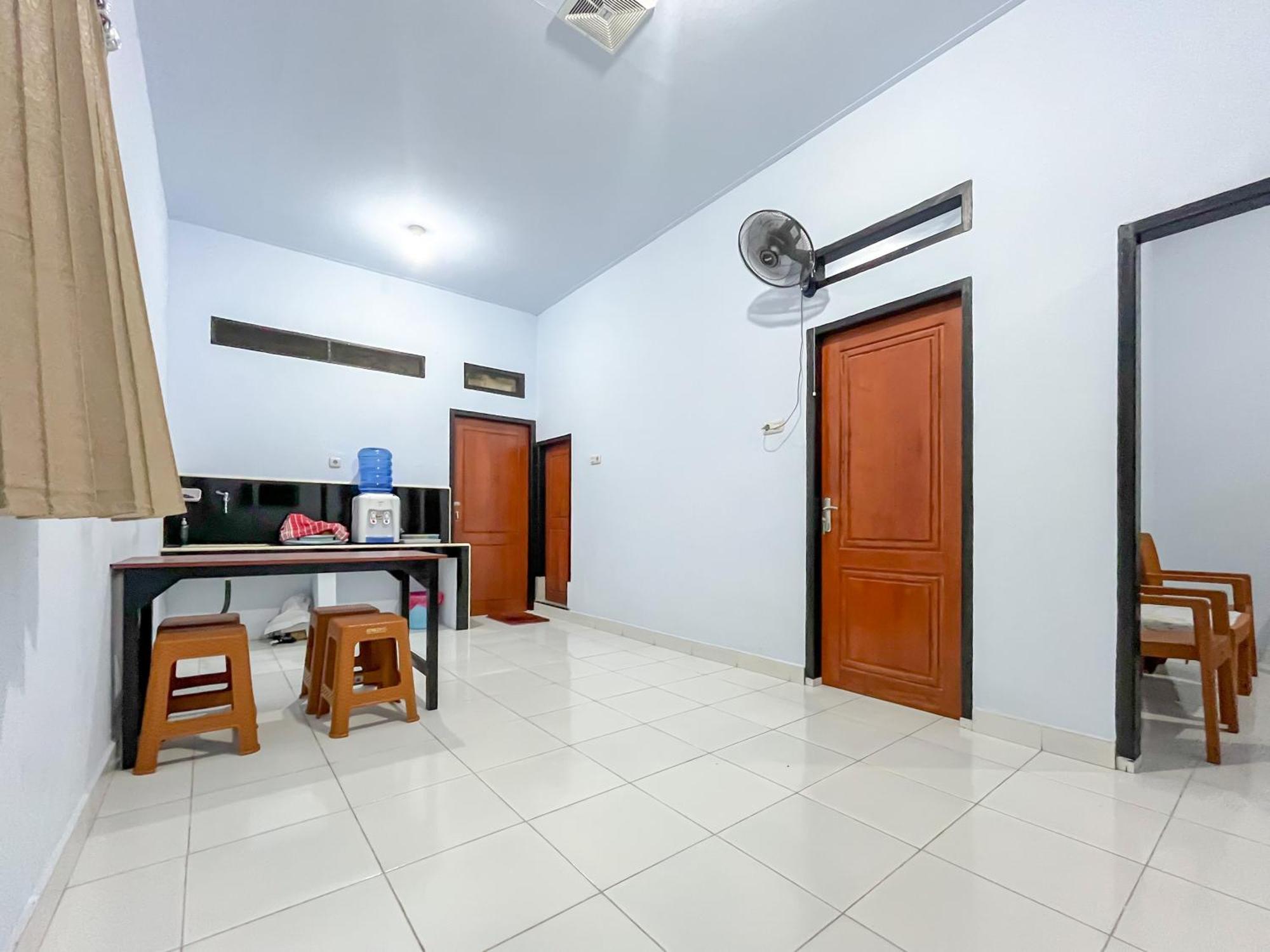 Reddoorz Syariah At Home Ampana Guest House Ampana Kota Exteriér fotografie