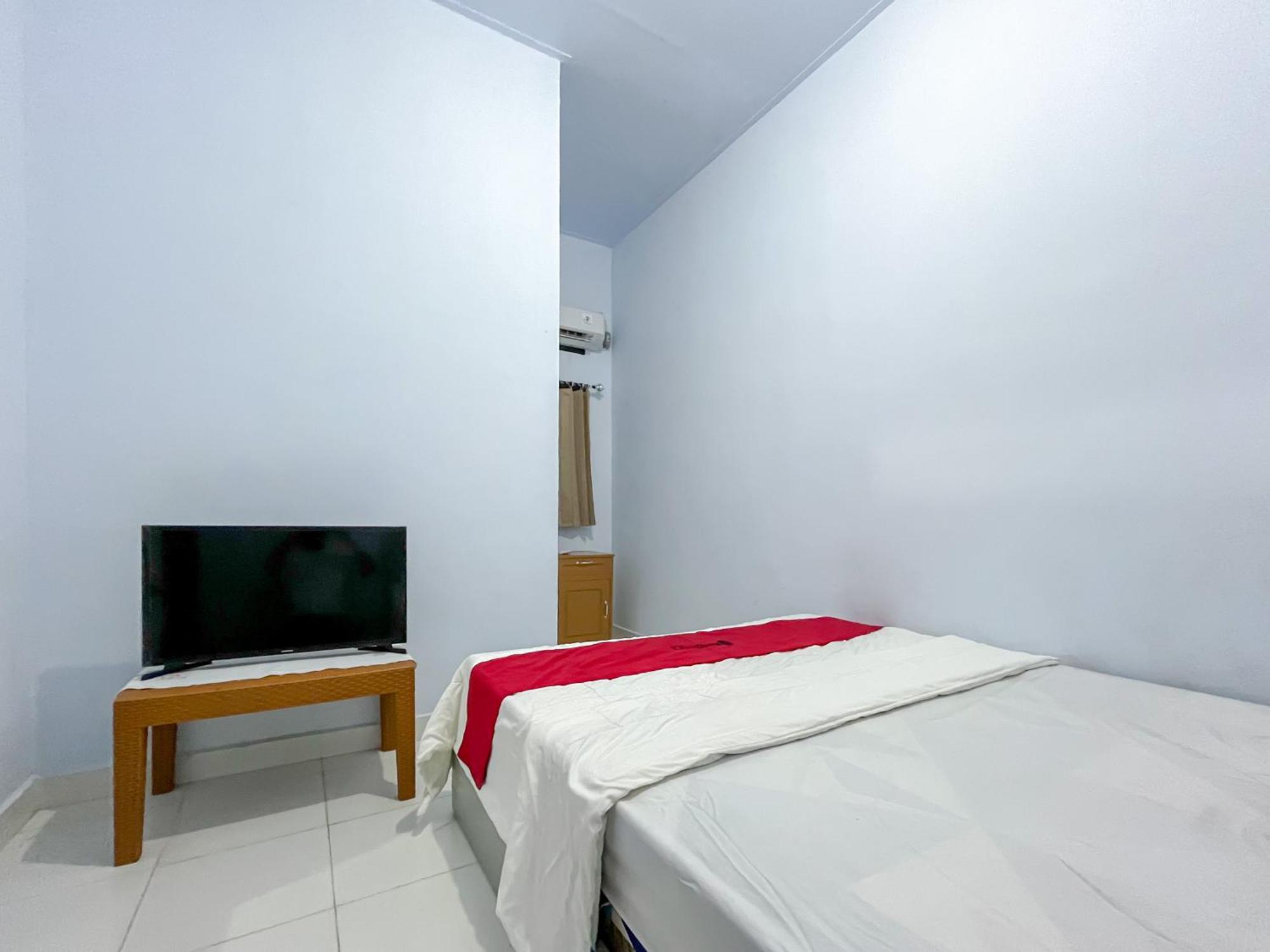 Reddoorz Syariah At Home Ampana Guest House Ampana Kota Exteriér fotografie