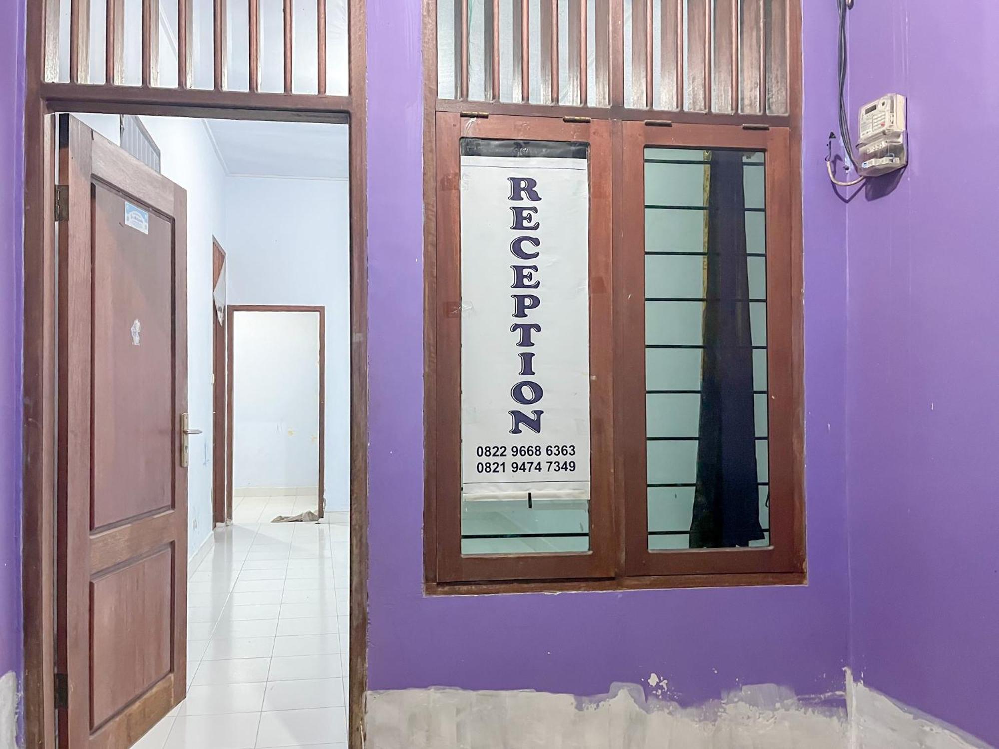 Reddoorz Syariah At Home Ampana Guest House Ampana Kota Exteriér fotografie