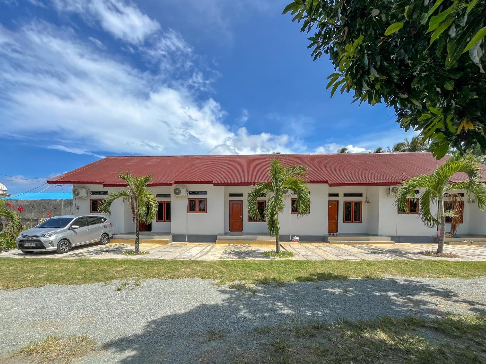 Reddoorz Syariah At Home Ampana Guest House Ampana Kota Exteriér fotografie