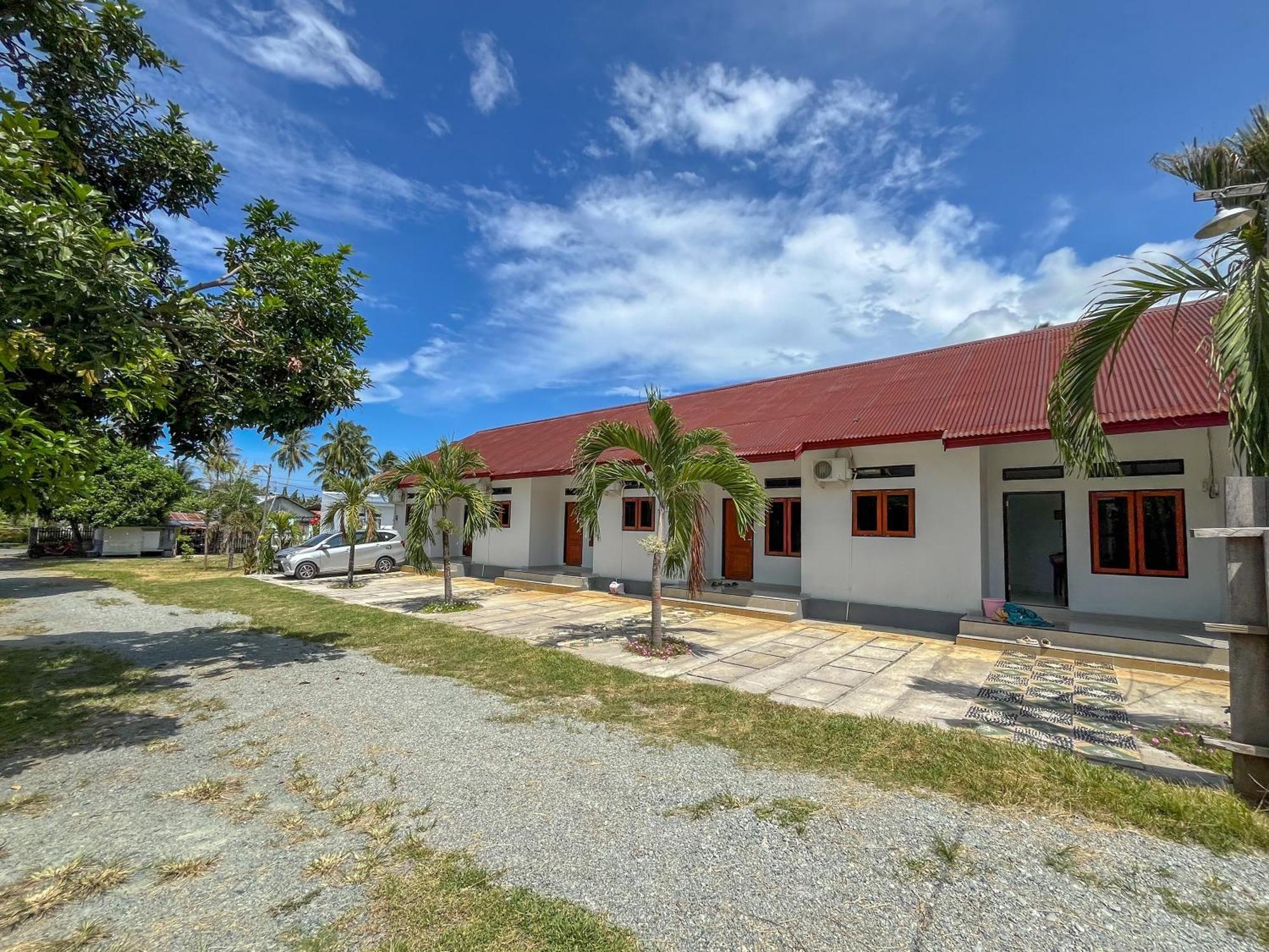 Reddoorz Syariah At Home Ampana Guest House Ampana Kota Exteriér fotografie